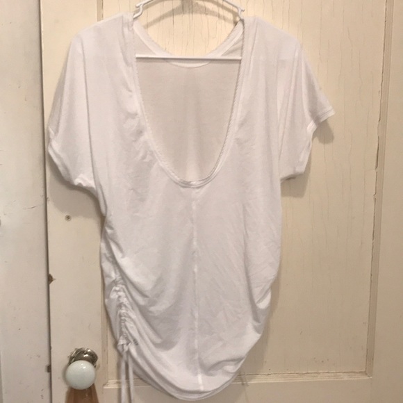 EUC lululemon tied to it tee white size 4 - Picture 4 of 6